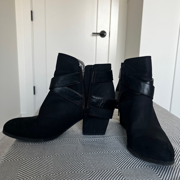Flex women's faux sued heeled booties - Picture 2 of 5